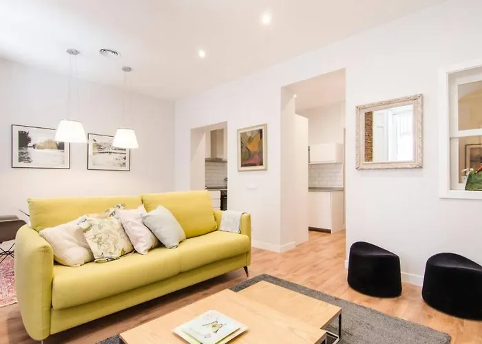 Renovated And Modern- 3Bd 2Bth- Anton Martin