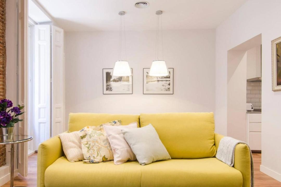 Apartament Renovated And Modern- 3bd 2bth- Anton Martin *